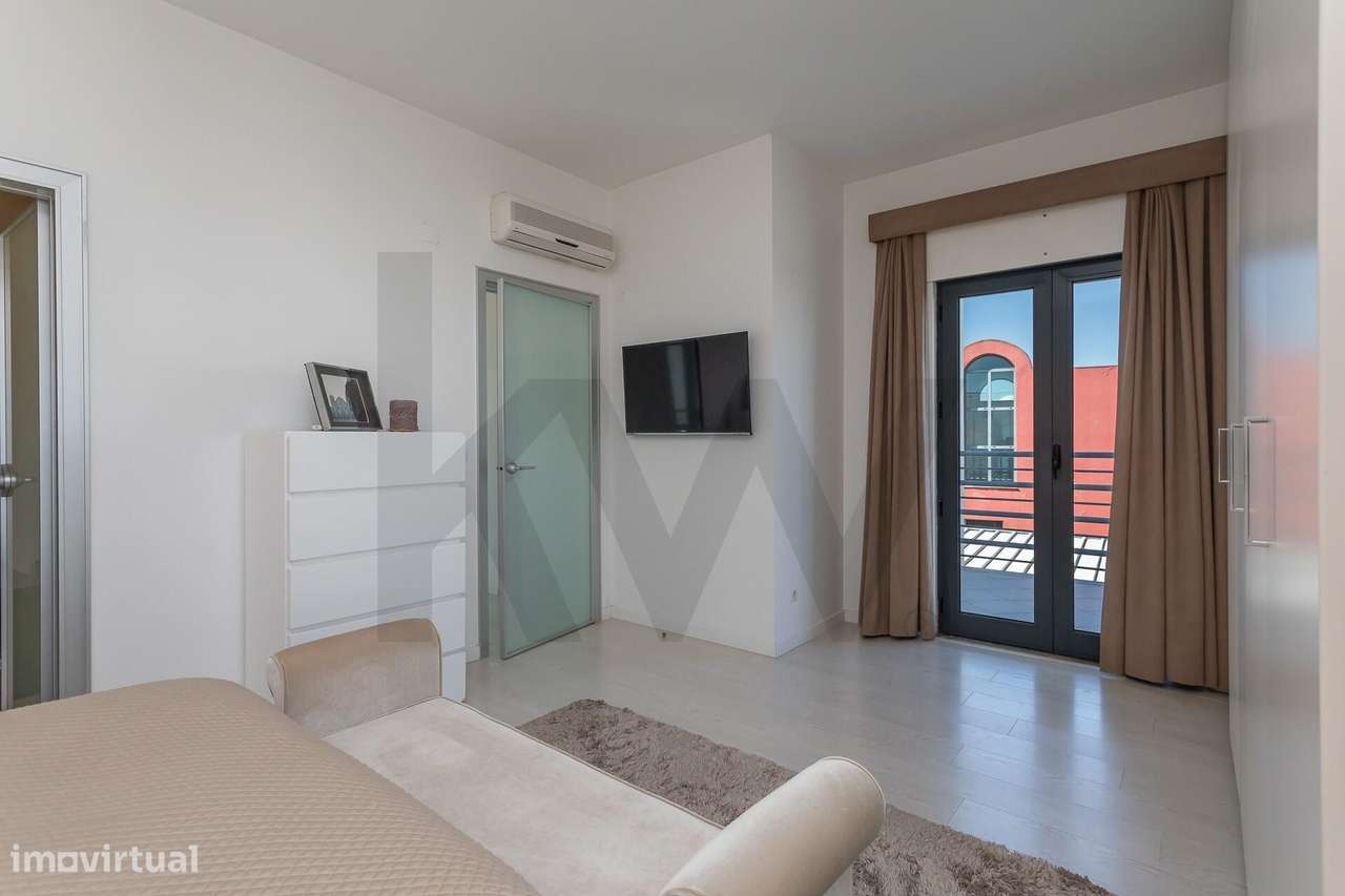 Moradia T3 com piscina, no Palmela Village-33