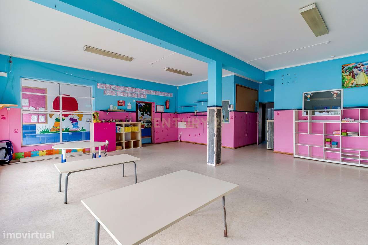 Imóvel para Infantário no Entroncamento – Espaço Amplo com Potencial d-6