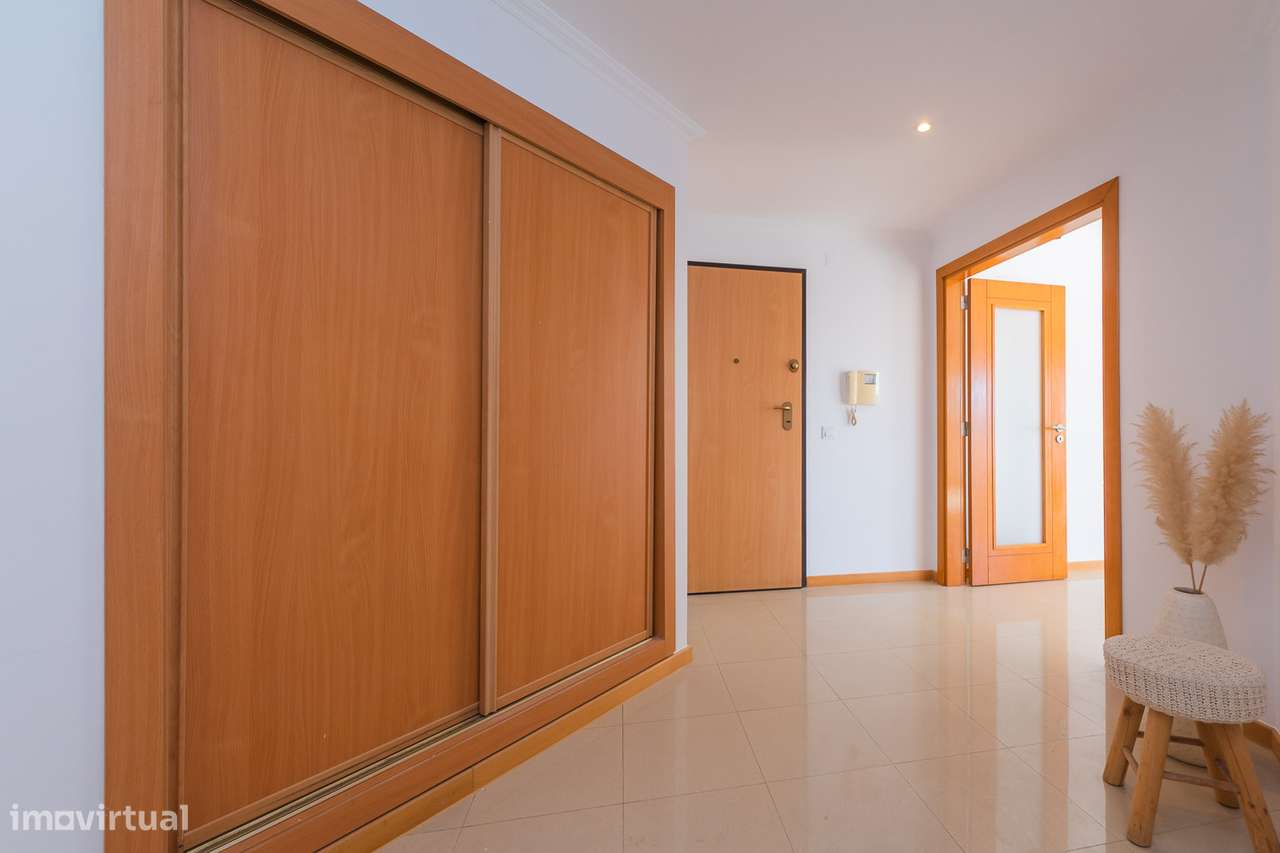 Apartamento T2 na Quinta do Conde com areas de 136m2-14