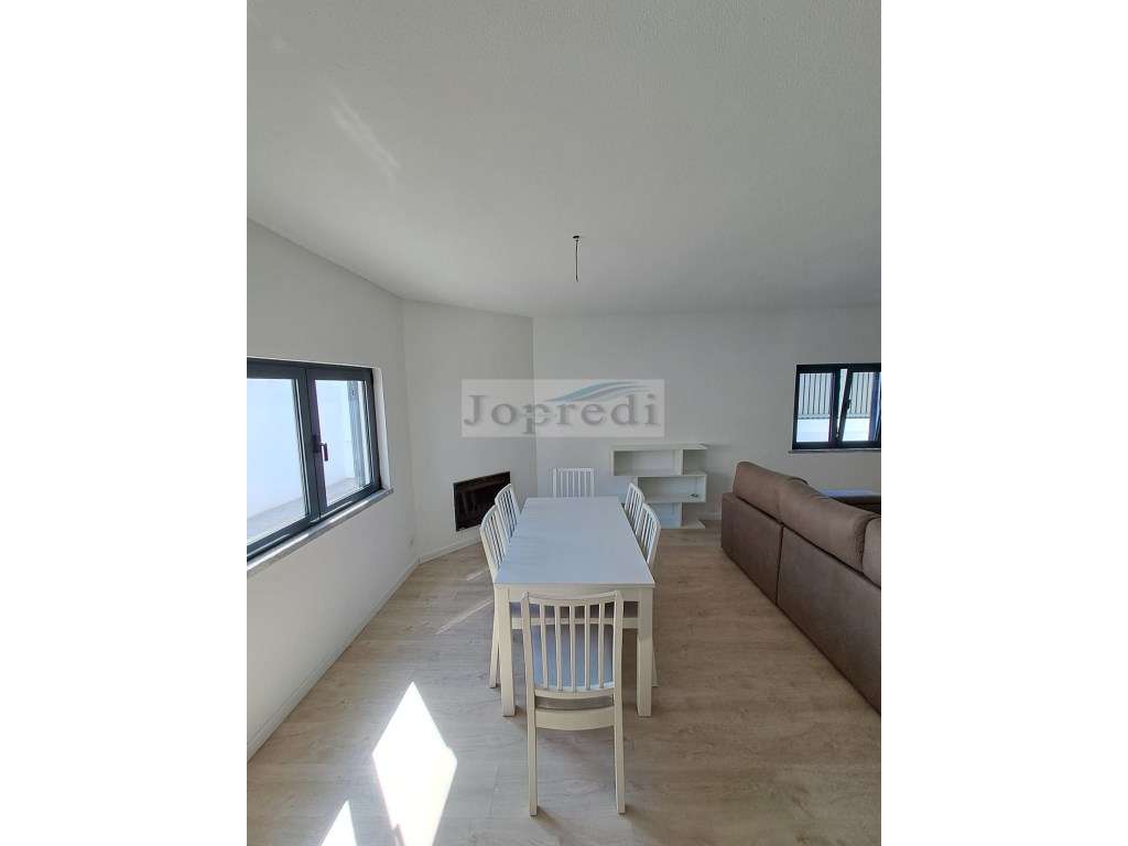 Moradia T4 na Aroeira-21