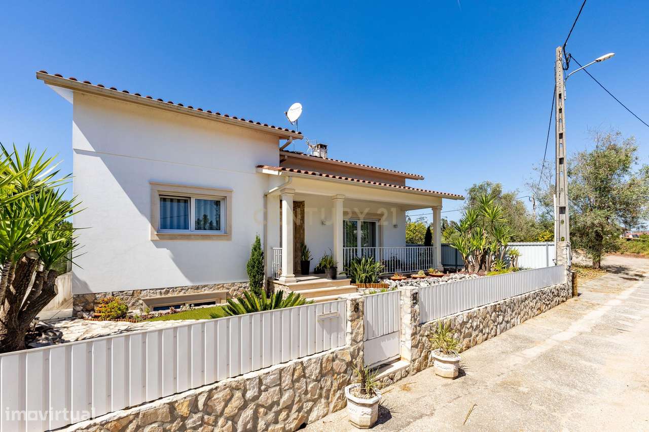 Moradia T4 +1  em Pombal || Potencial extra de rentabilidade-7
