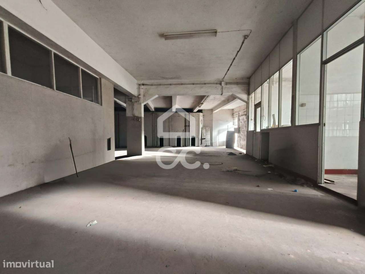 Armazém / Prédio com Potencial de Investimento em Águas Santas – Maia-14