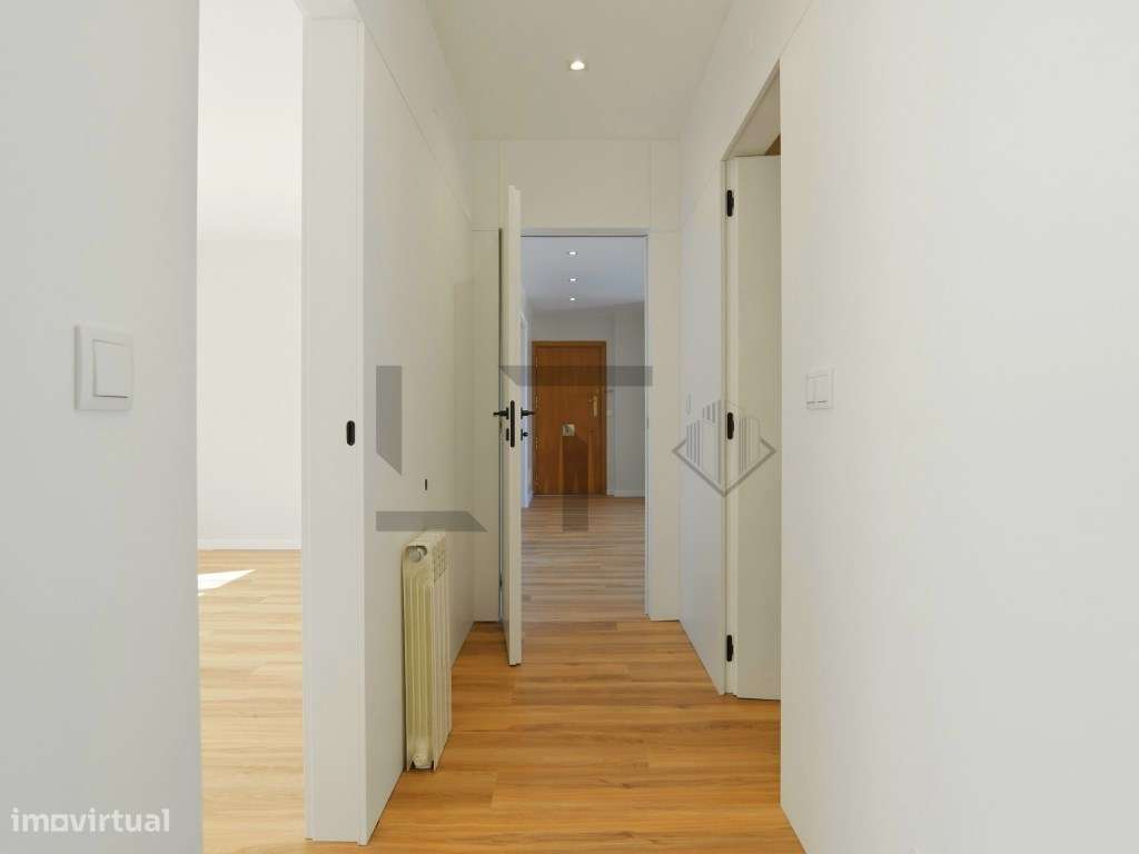 Penthouse T3 (possível T4) com Terraço, plena vista Rio e Garagem, ...-40