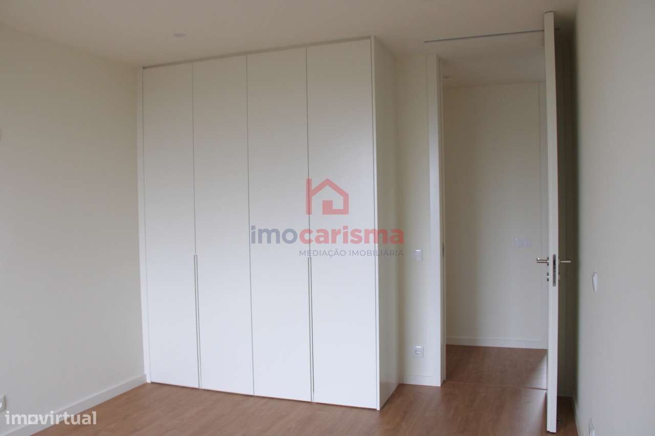 Apartamento T3 Novo, No Último Piso, Centro de Paços de Ferreira-13