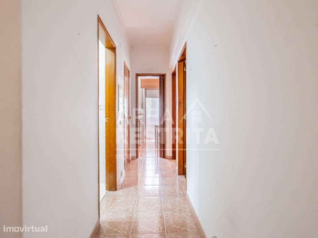 Excelente Apartamento T2 nas Paivas - Ótimo Potencial e Localização...-26