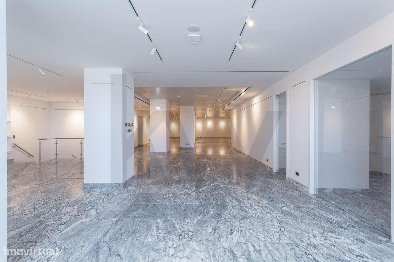 LOJA | CENTRO ESTORIL | 850 M2 | ACABAMENTOS DE LUXO - Grande imagem: 4/24