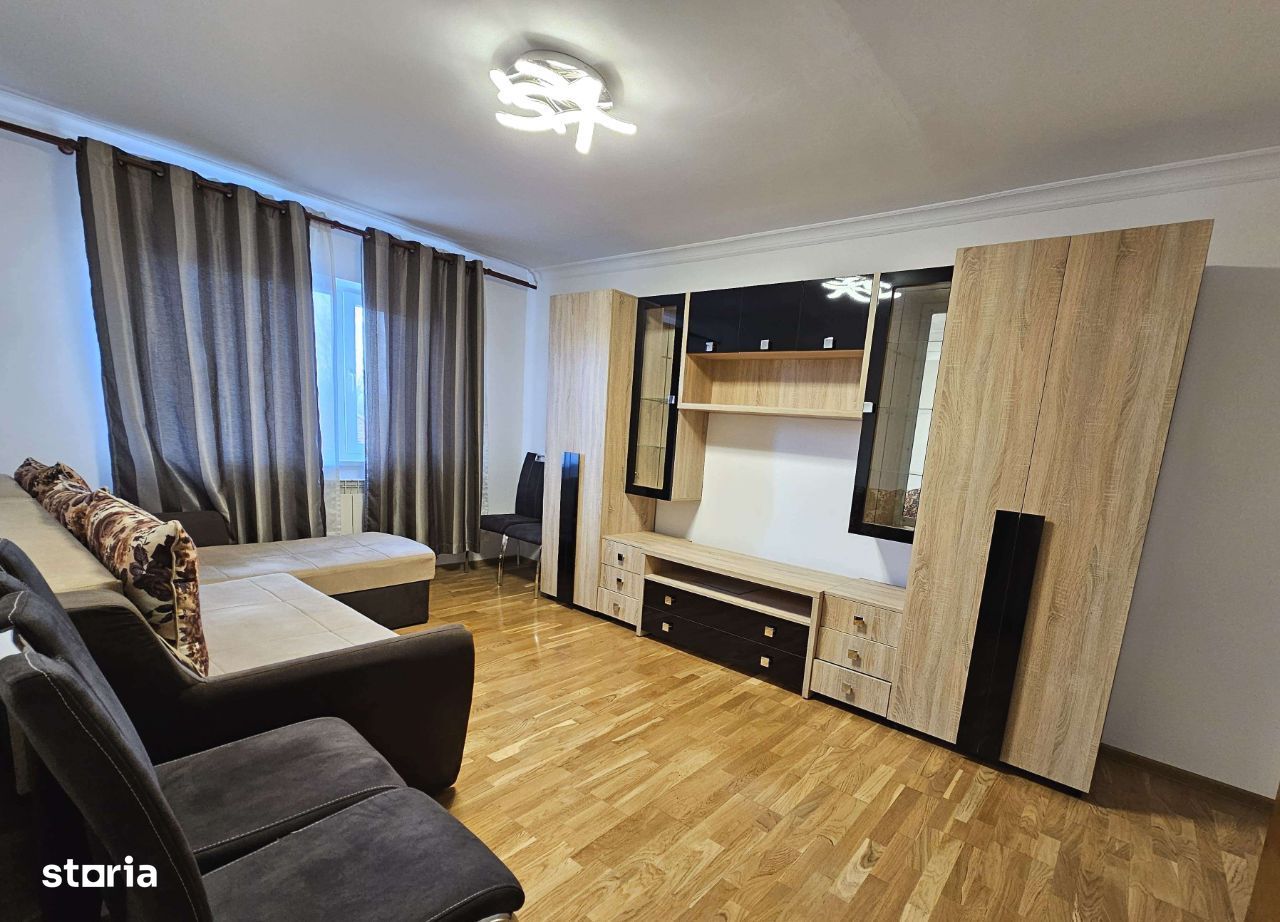 Apartament cu 3 camere, zona Hotel Roman, 74 000 euro