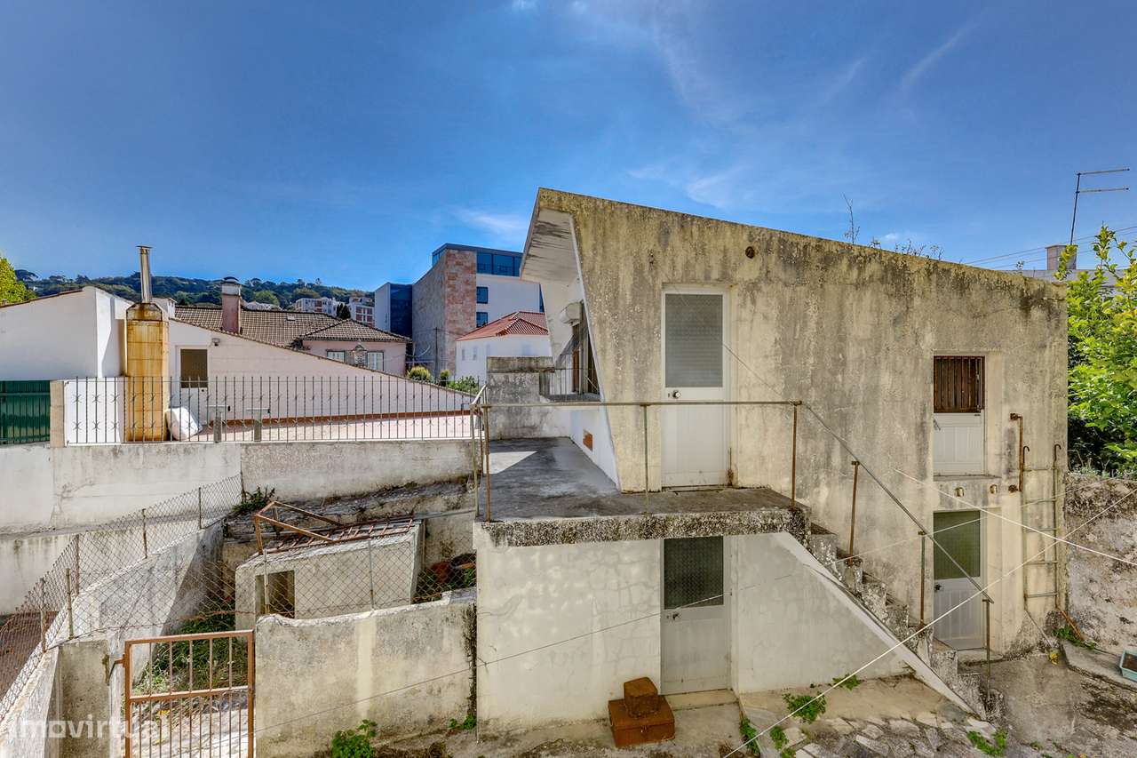 Andar de moradia T3 Para Renovar com Jardim e Localização Privilegiada-22