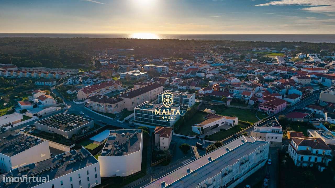 Moradia Bifamiliar com 3 Pisos no Centro de Fão – Esposende - Grande imagem: 4/37