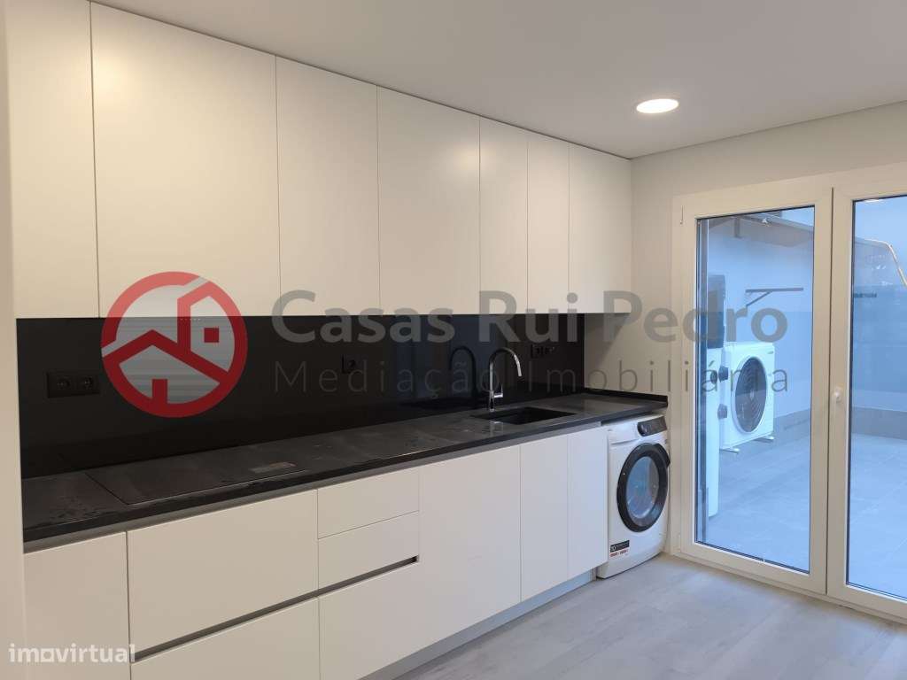 Apartamento T3 com Varanda e Garagem Box, no Sobralinho, Vila Franc... - Grande imagem: 4/42