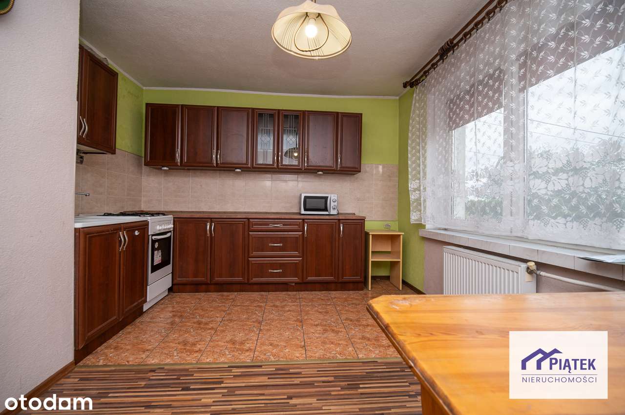 Dom jednorodzinny, trzy niezależne mieszkania!-11