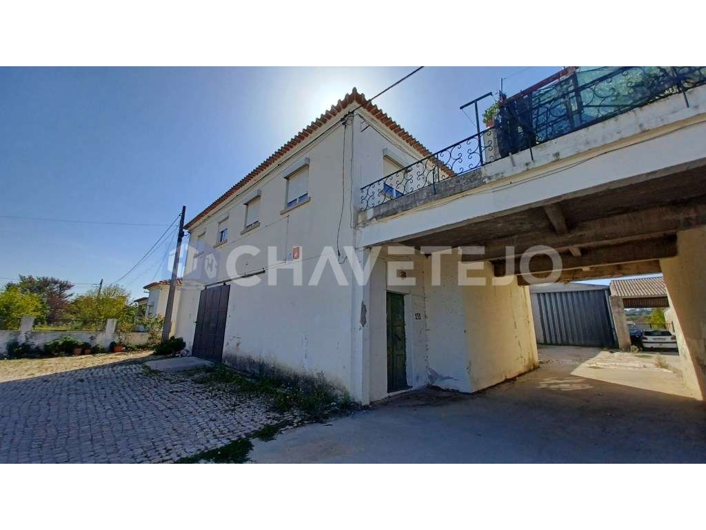 Prédio com habitação, armazém, e logradouro a 3 minutos de Tomar. - Grande imagem: 3/40