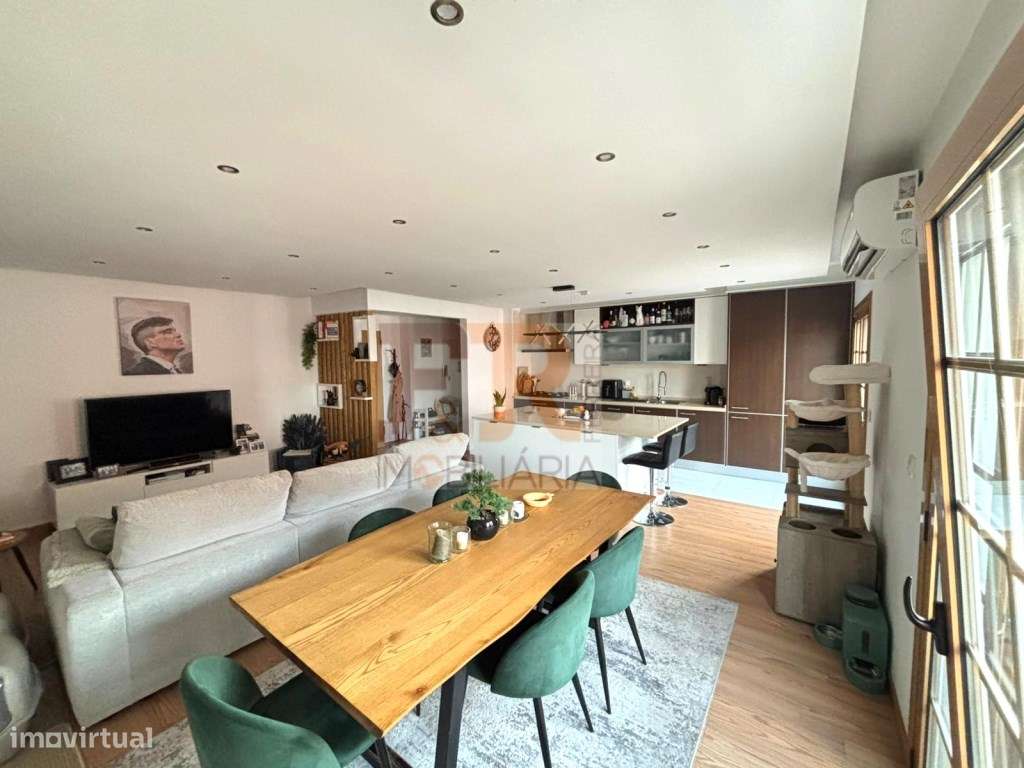 'Excelente' Apartamento T2 Moderno com Varanda ,Parqueamento Amadora-5