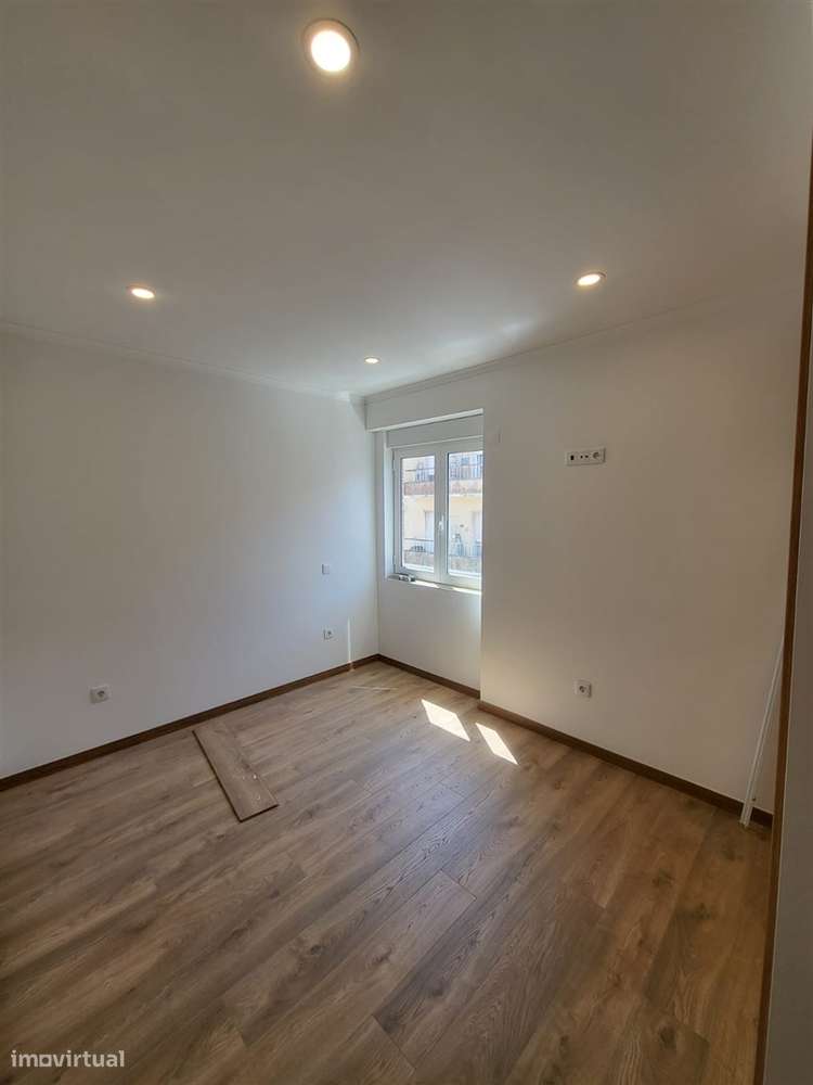 T3 Remodelado, com cozinha equipada às Portas de Benfica-58