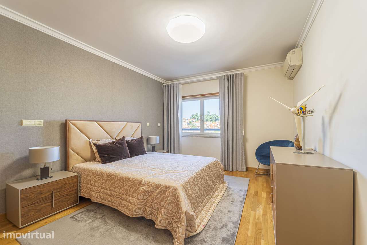 Apartamento T4 com Vista Rio no Alto do Restelo, Belém – 262 m²-26