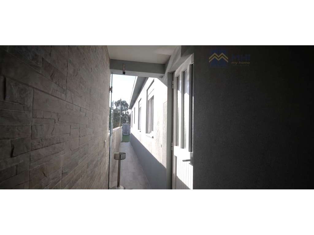 Propriedade com duas casas T2 na Madalena com piscina e a 700 m da ...-36