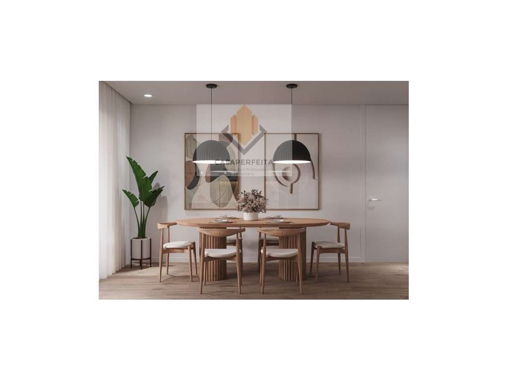 Moradia T3+1 com Terraço e Piscina - a 1000 metros da Praia da Mada... - Grande imagem: 2/14