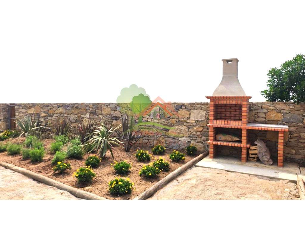 Terreno rústico com vista de mar e casa-21