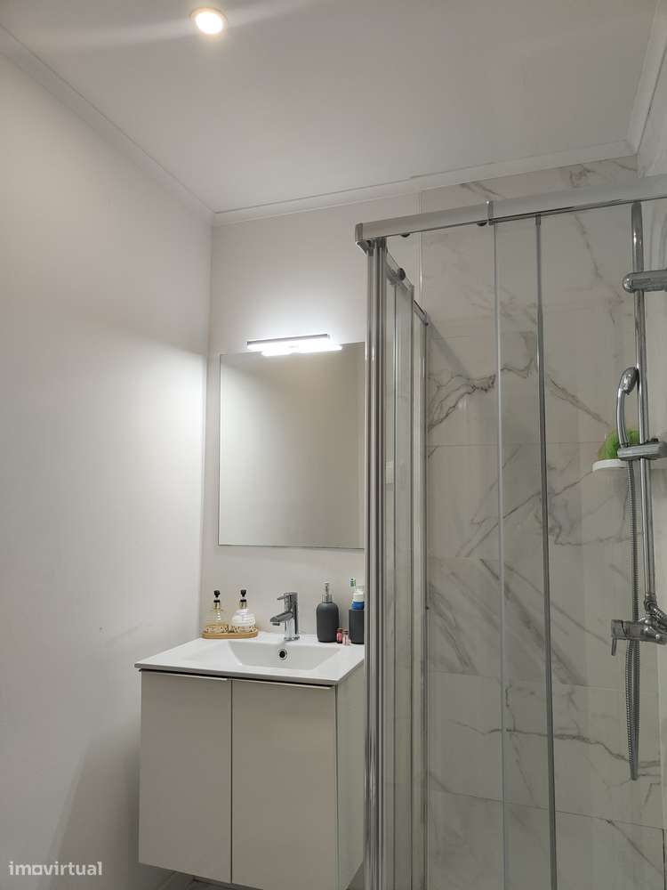 T3 com 2 casas de banho e boas acessibilidades-16