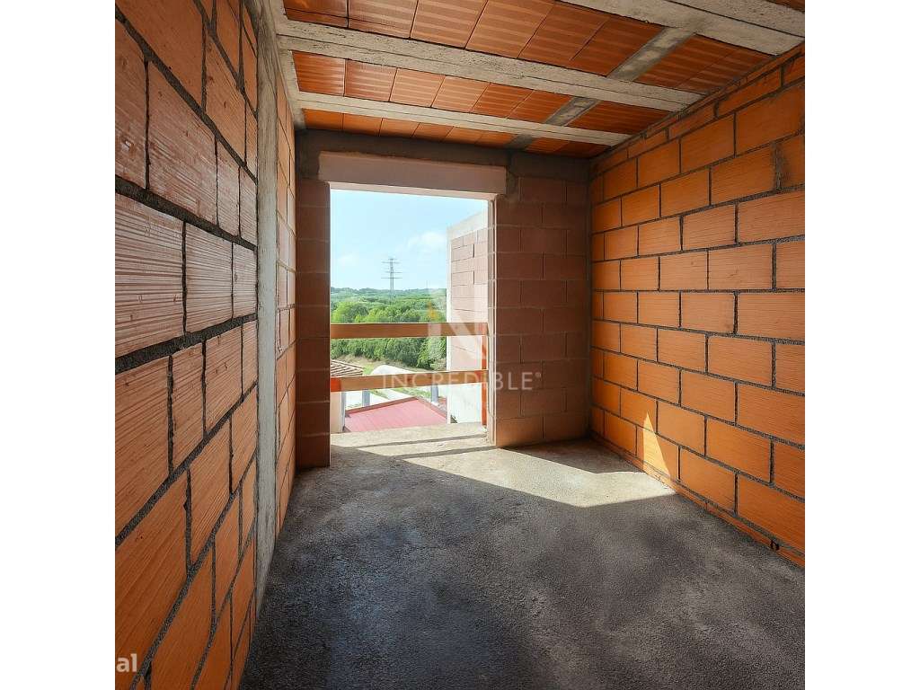 Moradia T3 em Estrutura para Conclusão em Fiscal, Amares-6