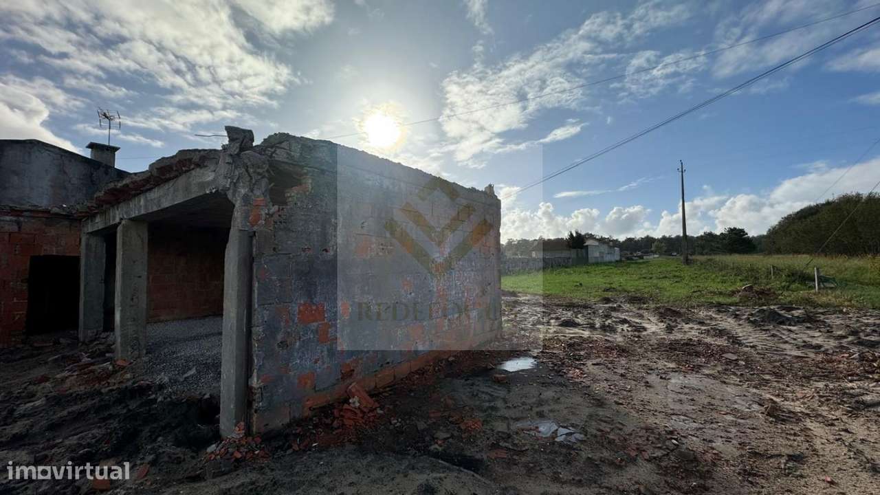 Moradia Geminada T3 em Bruto com Vista para a Ria-16