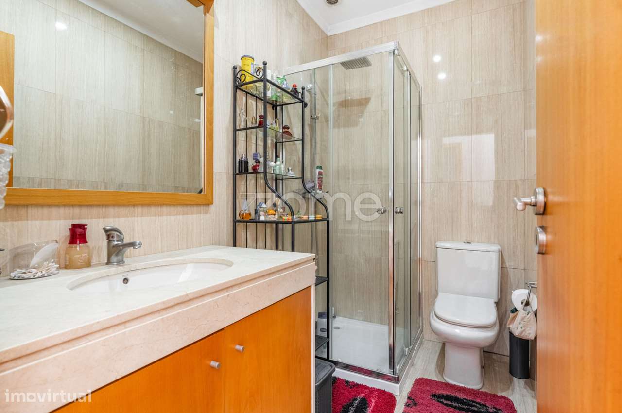 Moradia T4 com Suíte em Dume-20