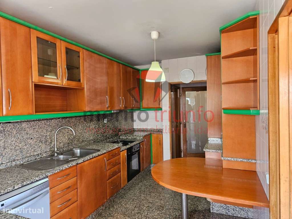 Oferta da escritura e Registo - Ap. T3 - Vila das Aves-9