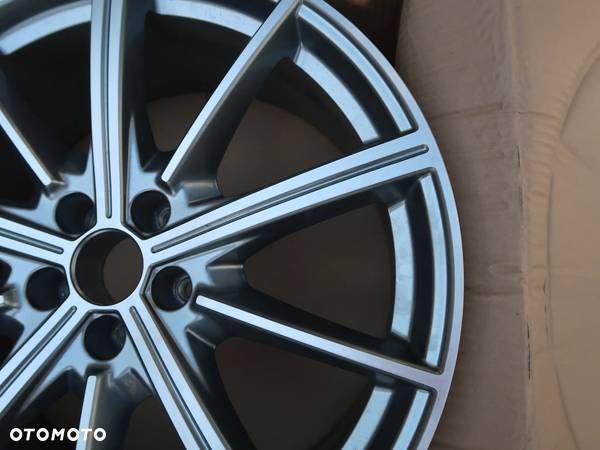 FELGA AUDI A7 4K8601025P 8,5X20ET30 - 5