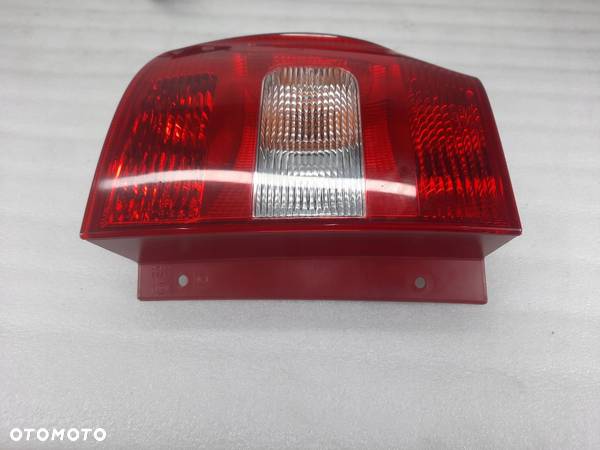 LAMPA LEWA TYŁ TYLNA SKODA YETI 5L0945095 - 4