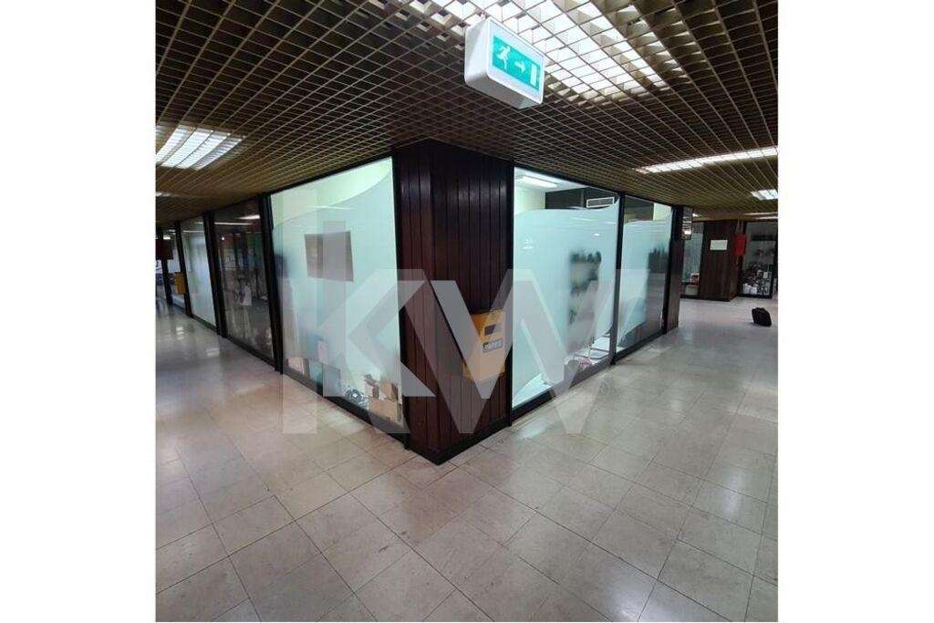 Investidores! Loja arrendada por 340€/mês! Rentabilidade bruta de 10,5 - Grande imagem: 4/13