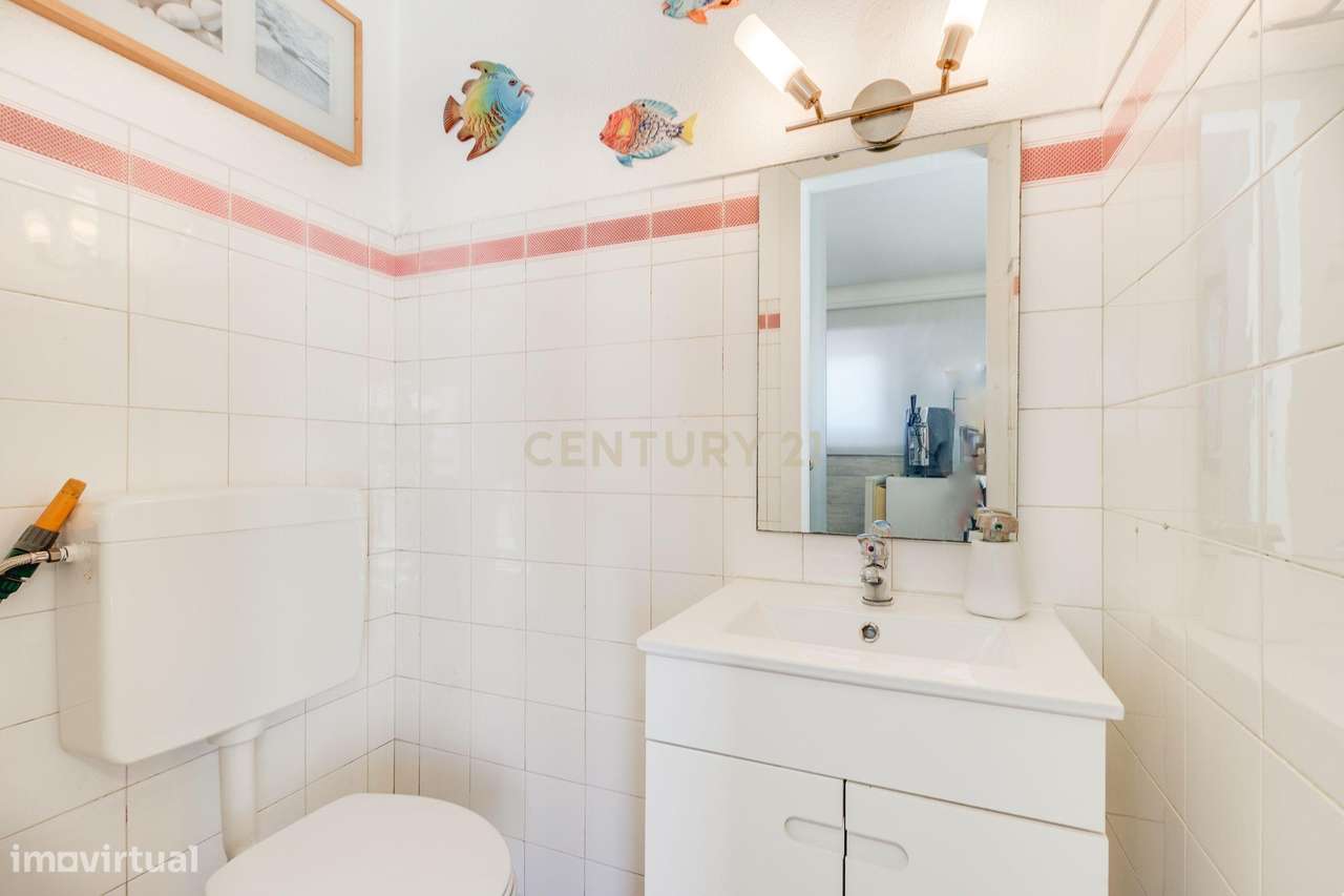 MORADIA T4 COM JARDIM E GARAGEM-39