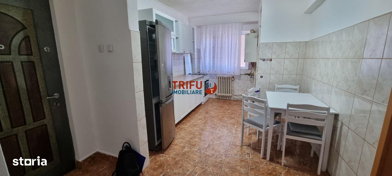 Apartament 3 camere,65 mp, decomandat zona Ampoi