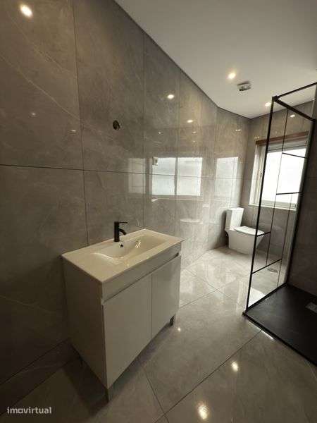 Arrenda se T2  em moradia convertida em 2 apartamentos - Grande imagem: 4/12