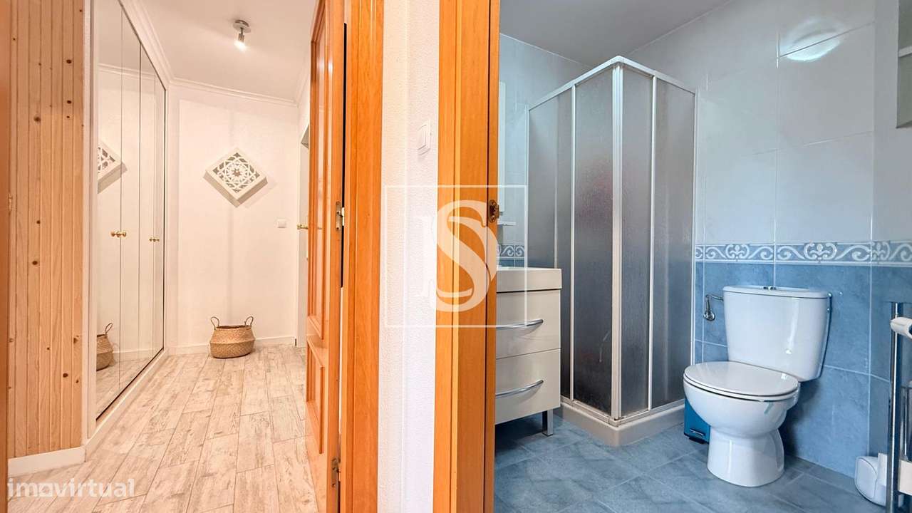 Apartamento T3 Renovado com Parqueamento em Alhos Vedros-19