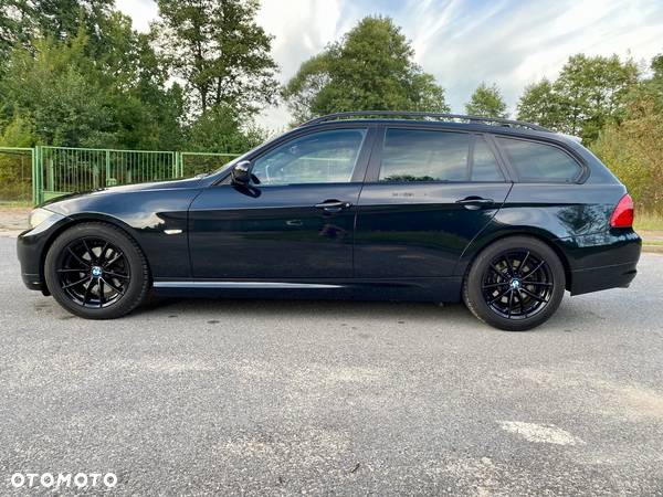 BMW Seria 3 320i - 2