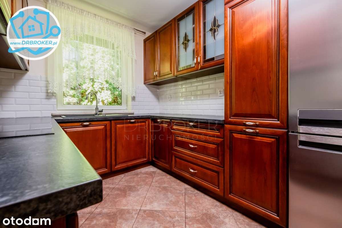 Dom z piękną działką i wolnostojącym garażem-9