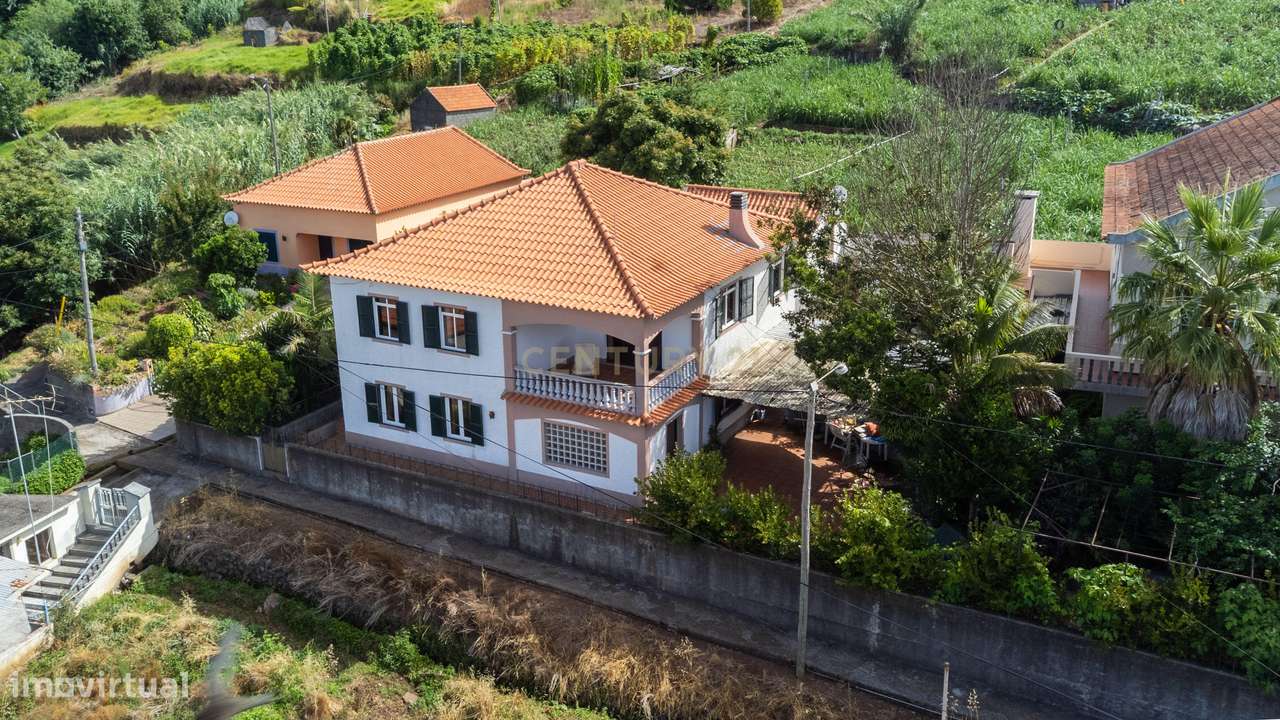 Uma casa com alma, espaço e muitas possibilidades nos Canhas, Ponta do-7