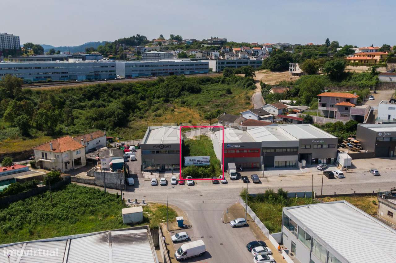 Lote industrial com área total de 602 m2 em Ferreiros - Braga - Grande imagem: 3/20