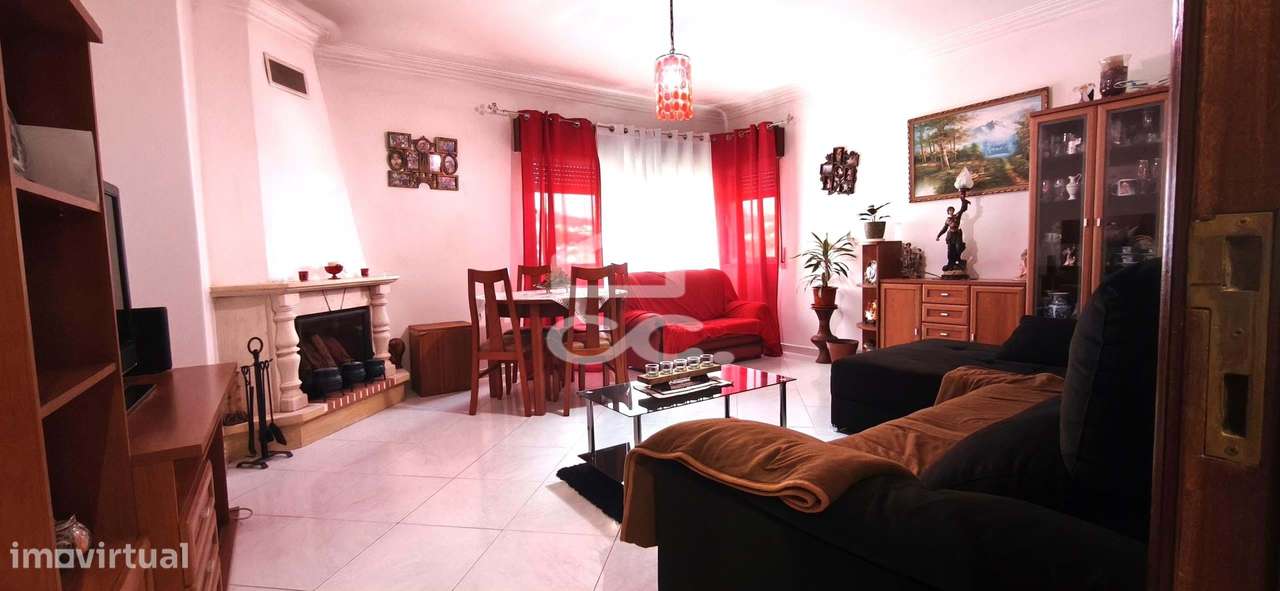 Apartamento T3 com Excelente Localização em Caneças-19