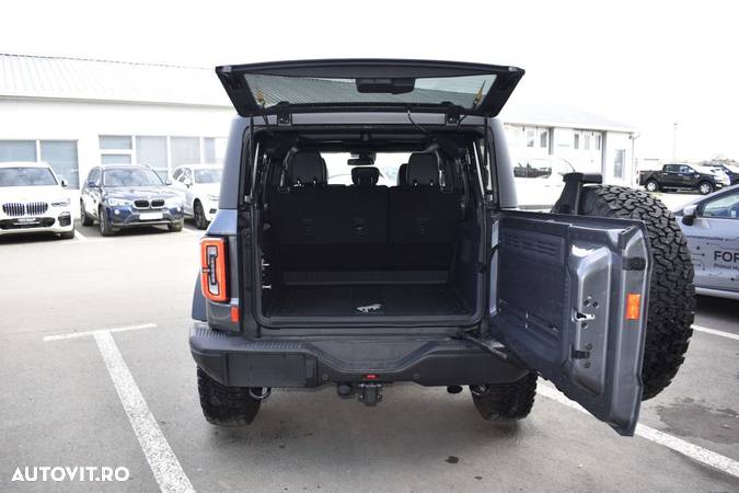 Ford Bronco - 8