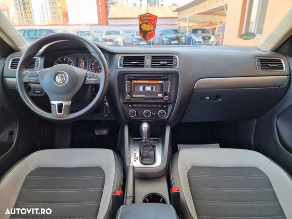 Volkswagen Jetta 1.4 TSI DSG Comfortline - 16