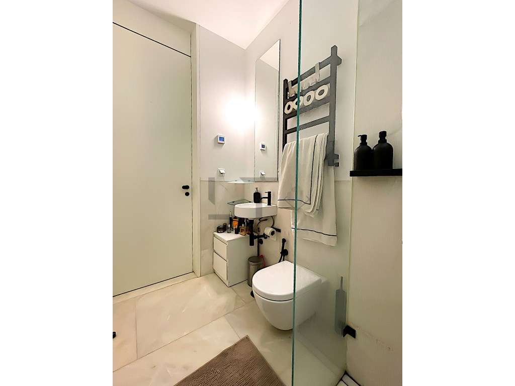 Apartamento T3+1 com Jardim Privado no Palácio Vila Garcia para Ven...-17