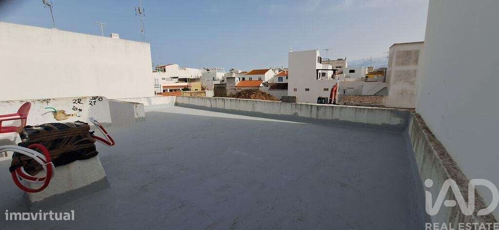 Moradia em banda T1 em Santa Luzia de 42 m2 - Grande imagem: 3/27