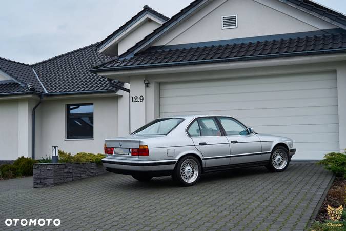 BMW Seria 5 525i - 23