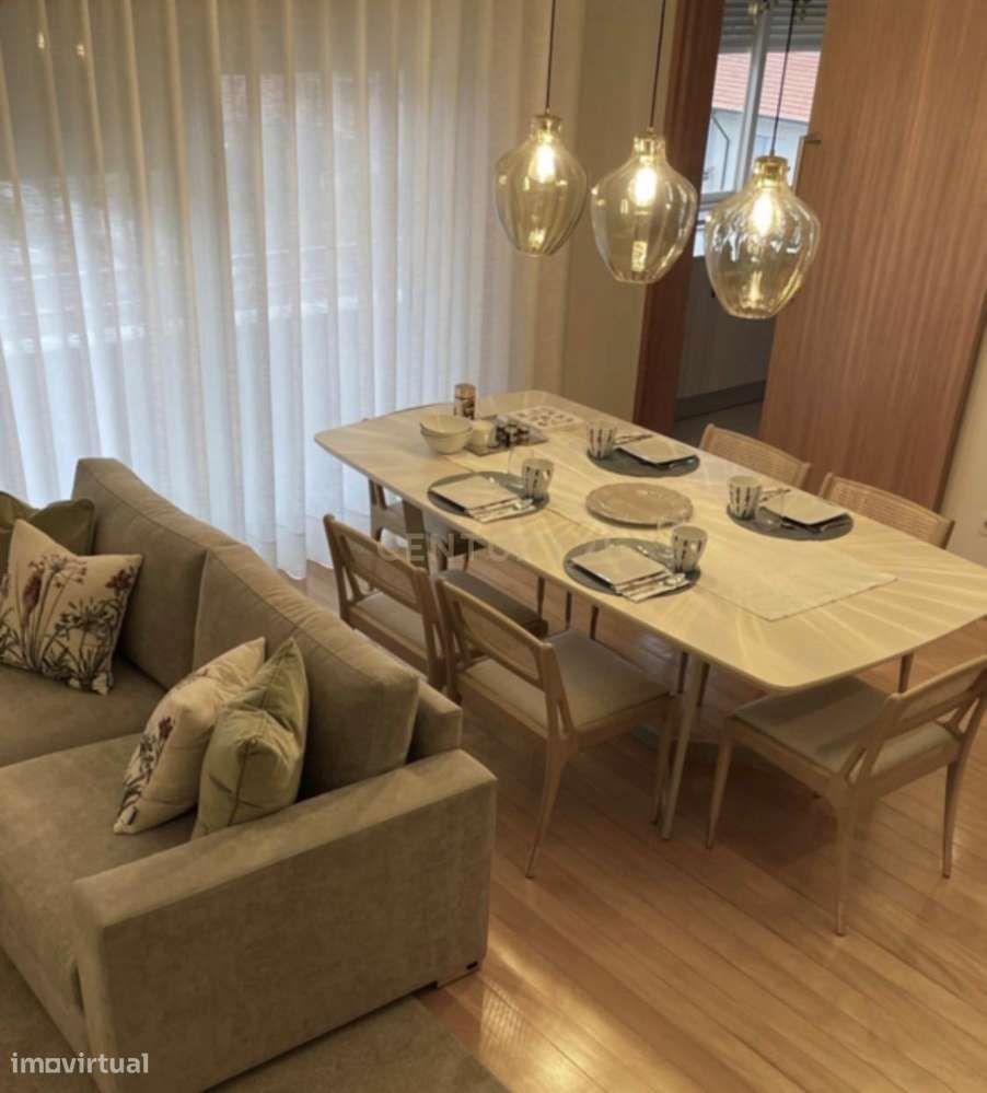 Exclusividade, Conforto e Design Contemporâneo: T3 Duplex no Último An-8