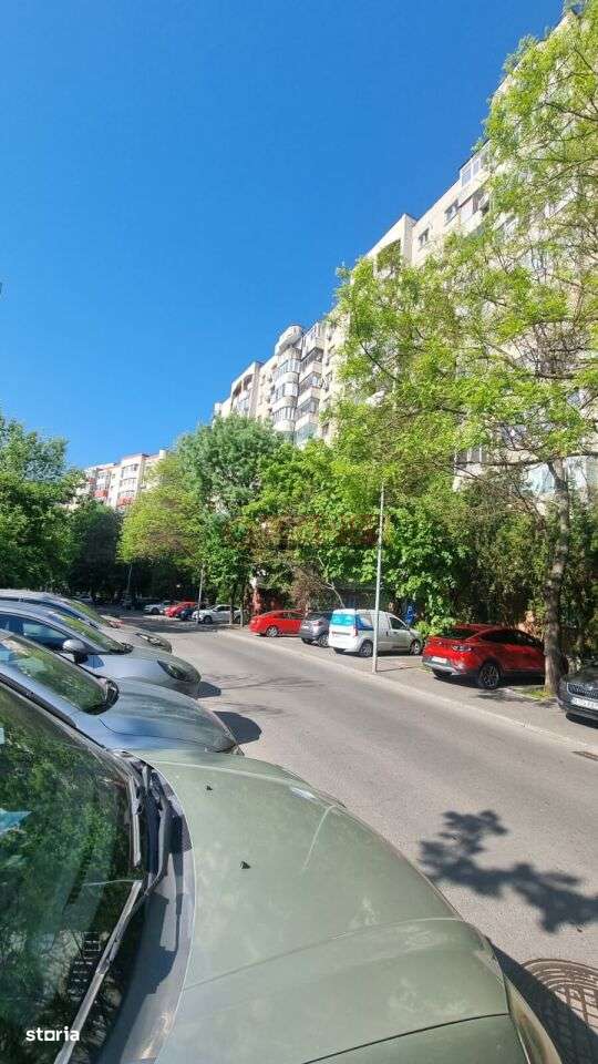 Apartament 4 camere, centrala proprie, parcare, 5 min metrou