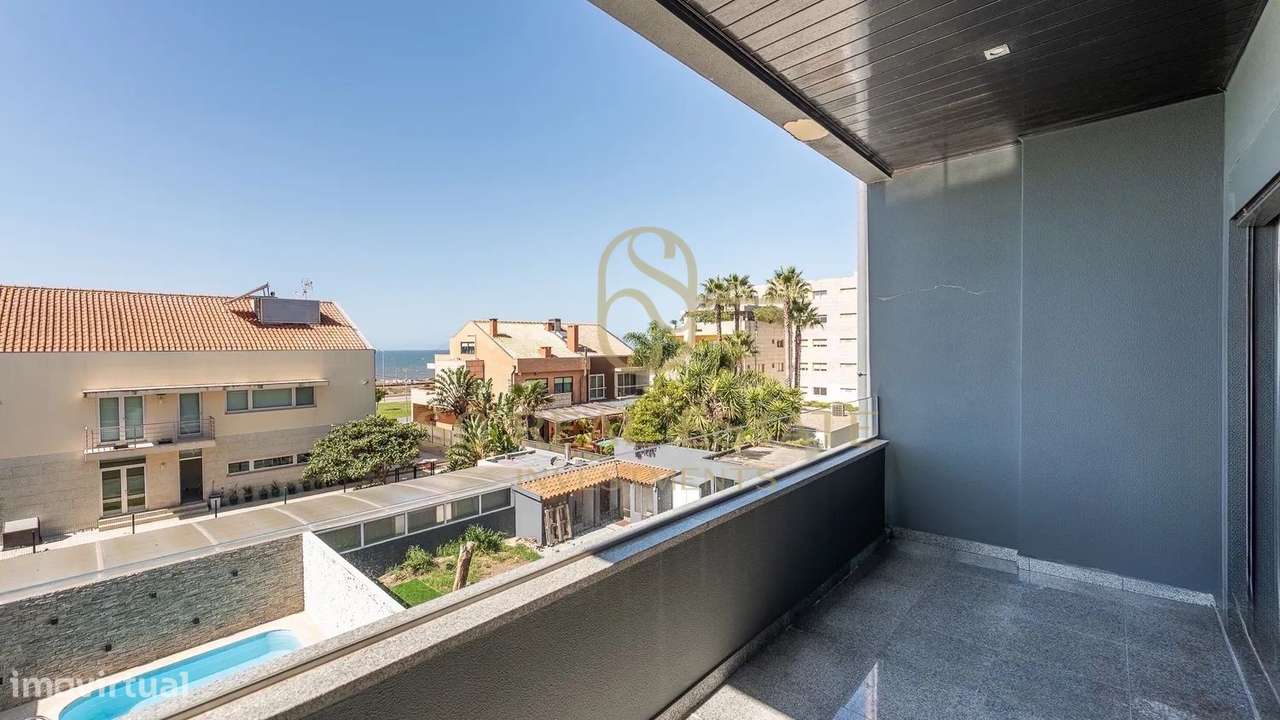 Moradia T4 com Piscina, 3 frentes, 300 mts Praia, São Félix Marinha-14