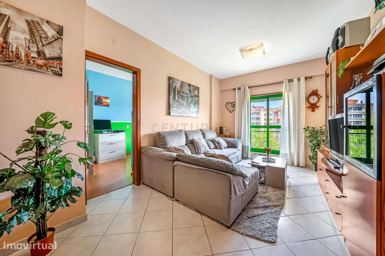 Apartamento T3 com Lugar de Garagem e Arrecadação-5