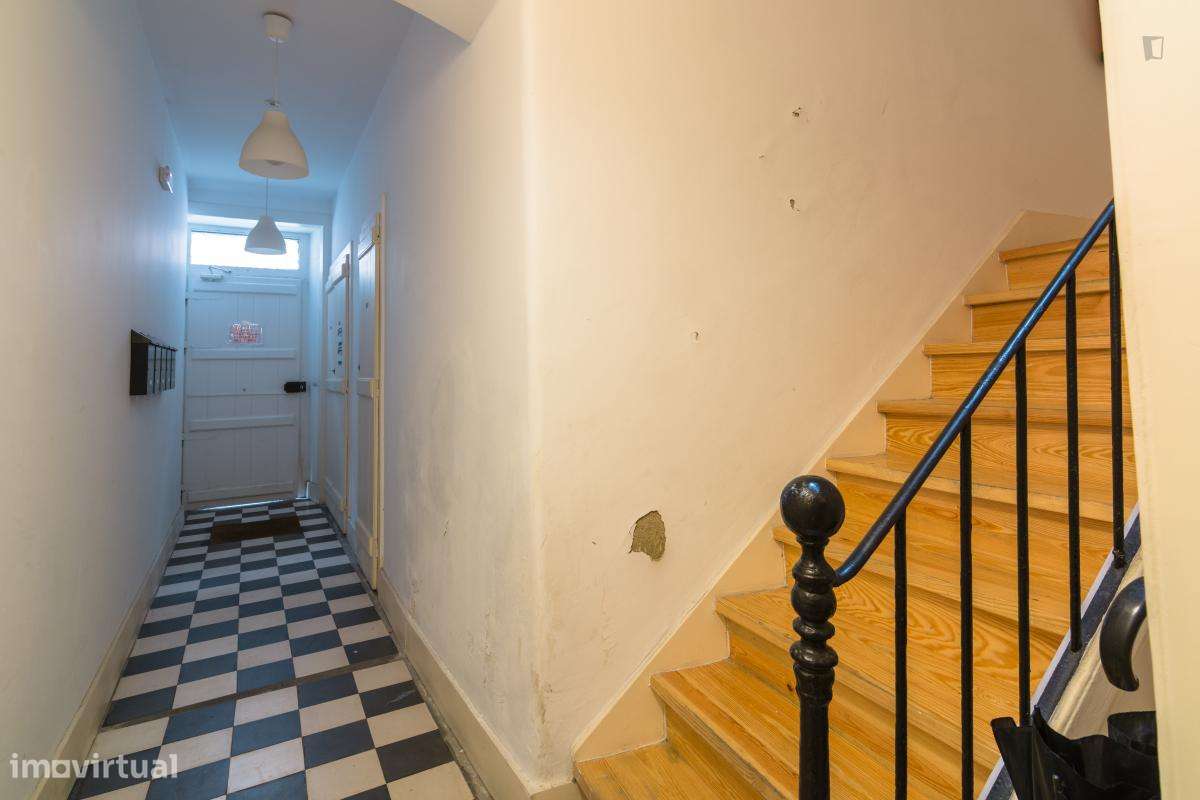 Apartamento com 2 quartos - localizado em Mouraria Lisbon - Grande imagem: 2/9