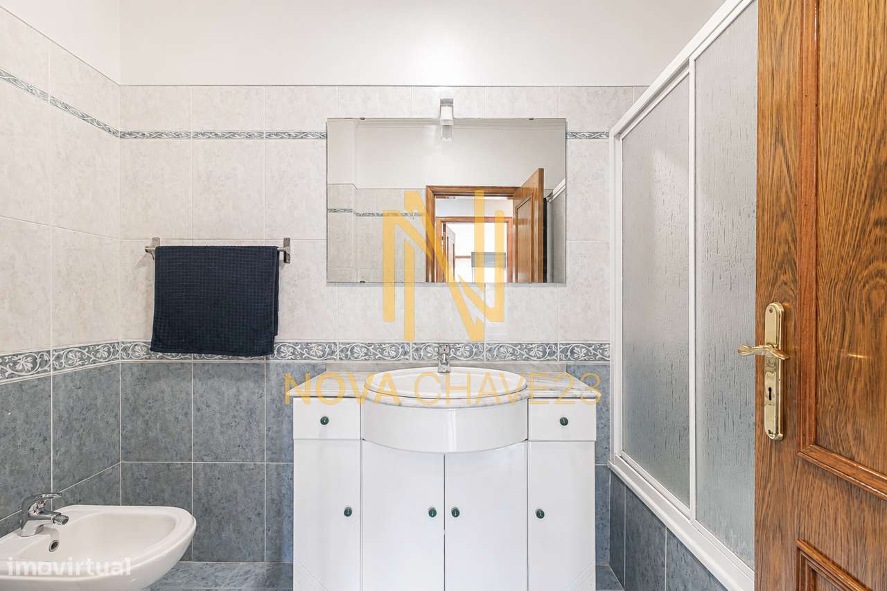 Apartamento T2 com Suíte remodelado nas Campinas – 117,75 m²-24